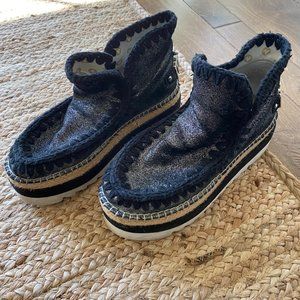 MOU Women's Eskimo Boots - Size 9